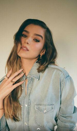 Hailee Steinfeld photo 1597
