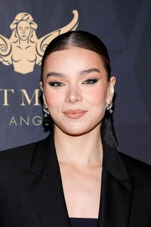 Hailee Steinfeld photo 1621
