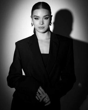 Hailee Steinfeld photo 1650