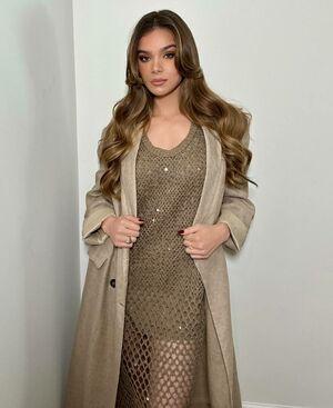 Hailee Steinfeld photo 1672