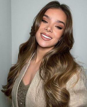 Hailee Steinfeld photo 1673