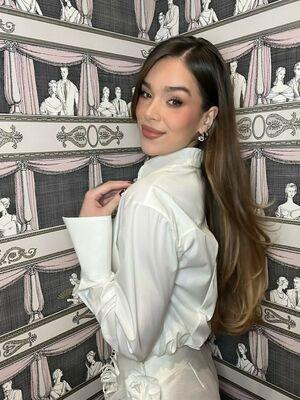 Hailee Steinfeld photo 1677