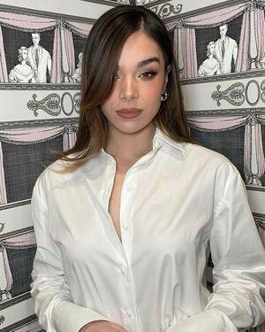 Hailee Steinfeld photo 1678