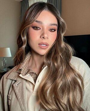 Hailee Steinfeld photo 1687