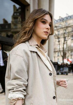 Hailee Steinfeld photo 1695