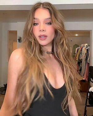 Hailee Steinfeld photo 1762