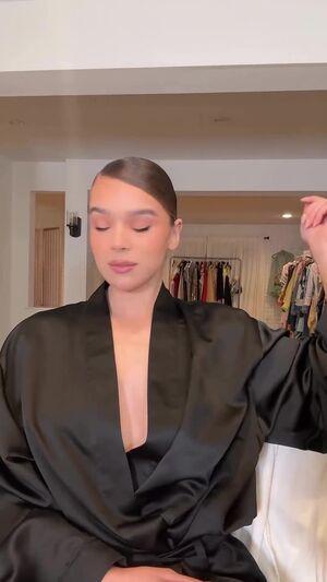 Hailee Steinfeld photo 1789