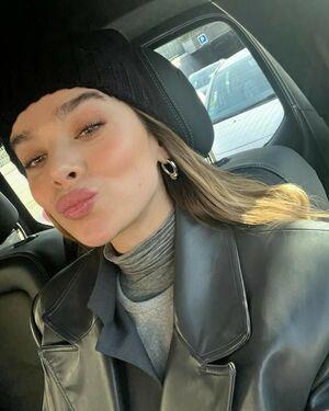 Hailee Steinfeld photo 1790
