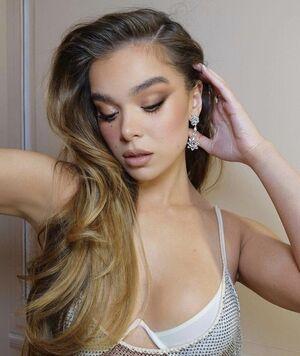 Hailee Steinfeld photo 1829