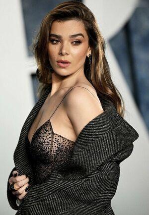 Hailee Steinfeld photo 1844