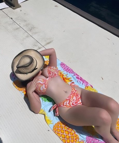 Hailey F photo 5