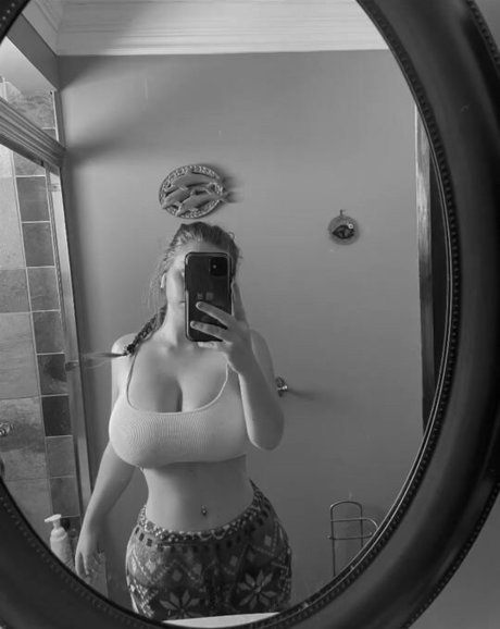 Hailey F photo 7