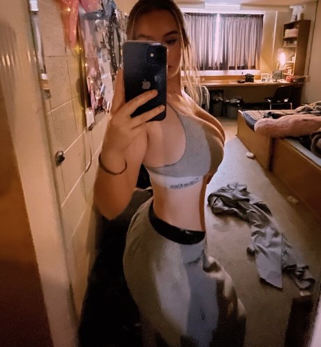 Hailey F photo 31
