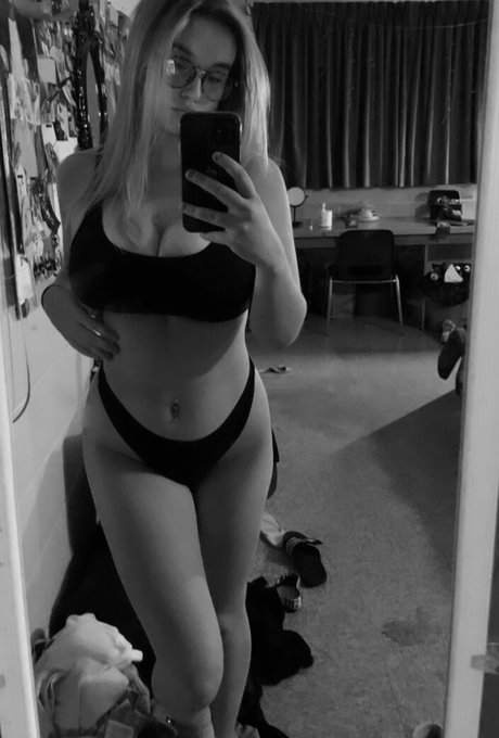 Hailey F photo 33