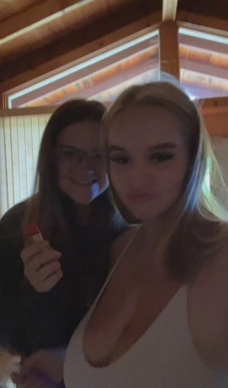 Hailey F photo 42