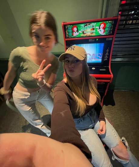 Hailey F photo 62