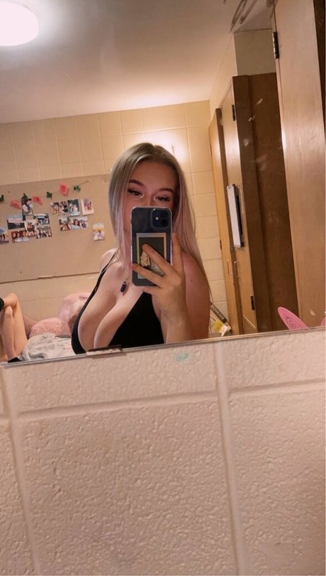 Hailey F photo 80