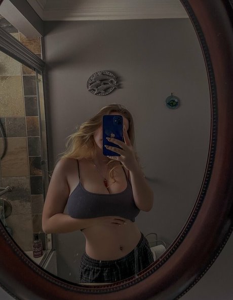 Hailey F photo 85