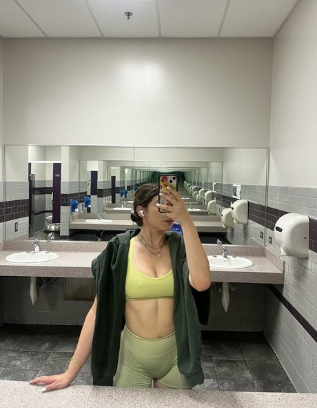 Hailey Gutierrez photo 49