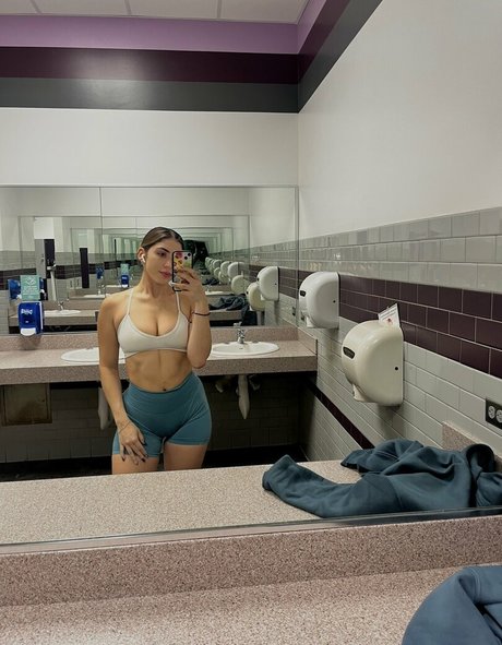 Hailey Gutierrez photo 54