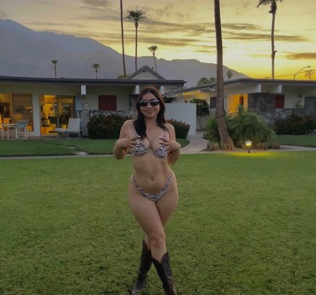 Hailey Gutierrez photo 57