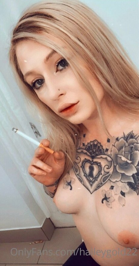 Haileygold22 photo 10