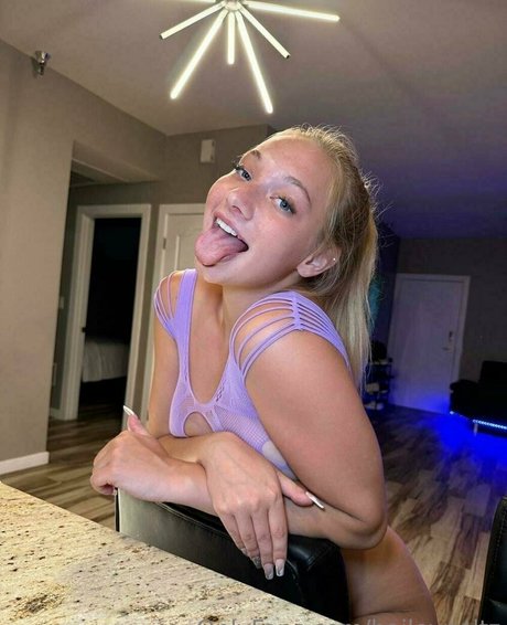 Haileypeltz photo 111