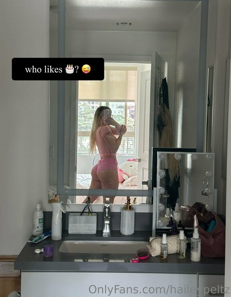 Haileypeltz photo 911
