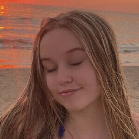 Haileyyfriz photo 1