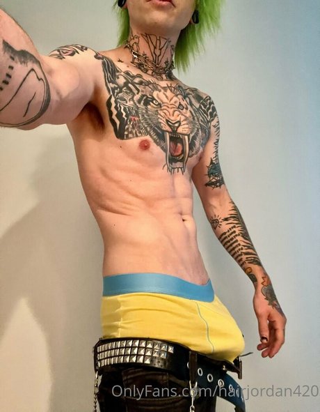 Hairjordan420 photo 2