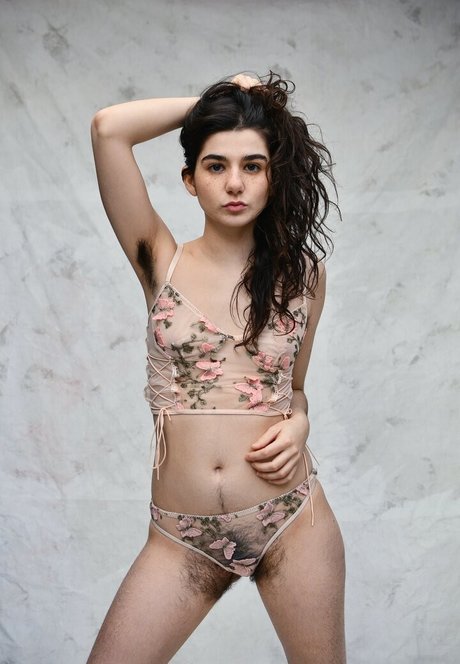 Hairy Women photo 4