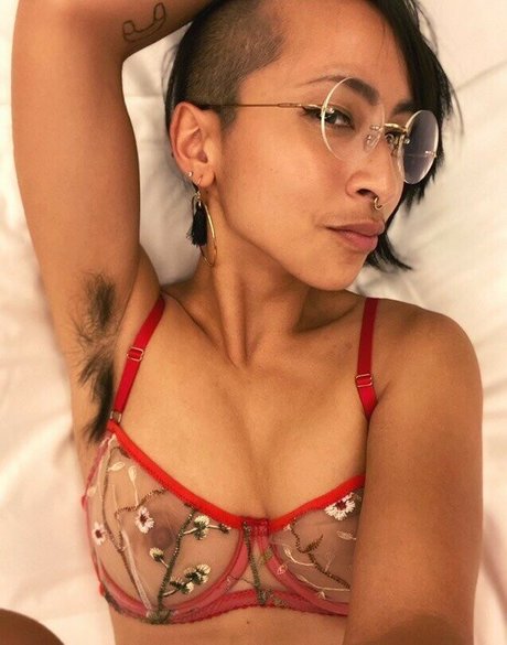 Hairy Women photo 103