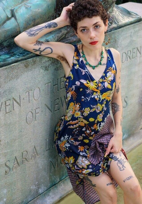 Hairy Women photo 1288