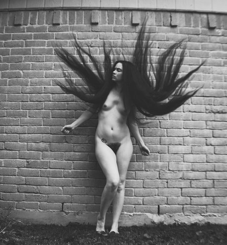 Hairy Women photo 1320
