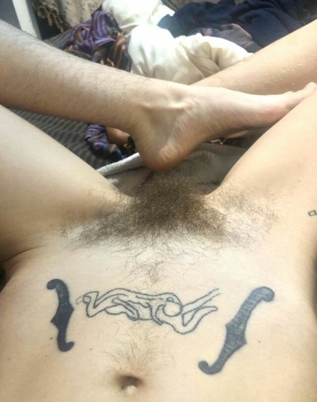 Hairy Women photo 1537