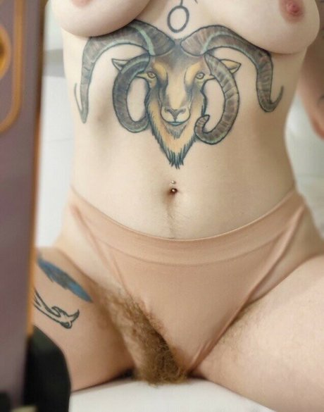 Hairy Women photo 1656