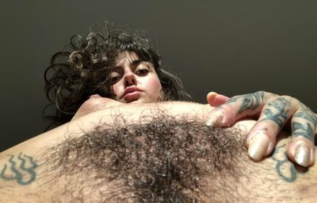 Hairy Women photo 1720