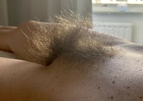 Hairy Women photo 2308