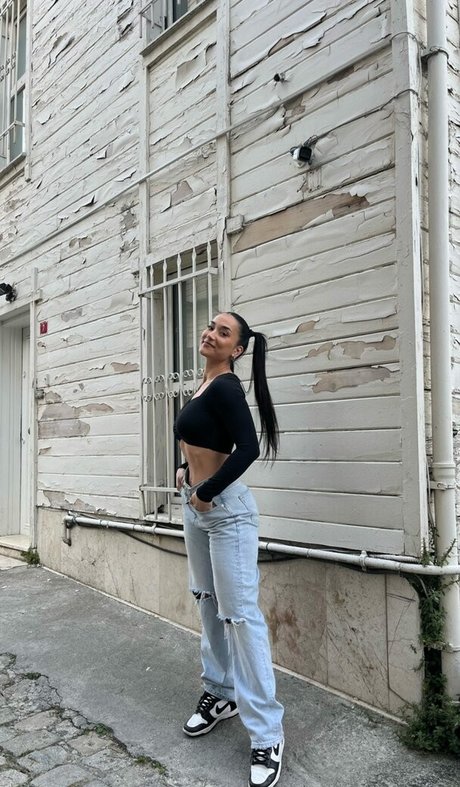 Hale Cabbar photo 28