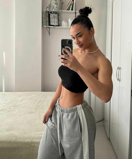 Hale Cabbar photo 51