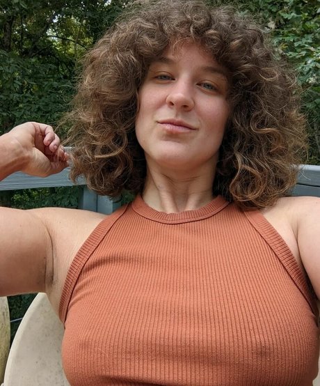 Hallee Hirsh photo 1