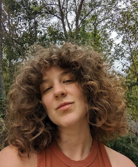 Hallee Hirsh photo 9