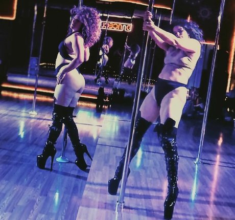 Hallee Hirsh photo 18