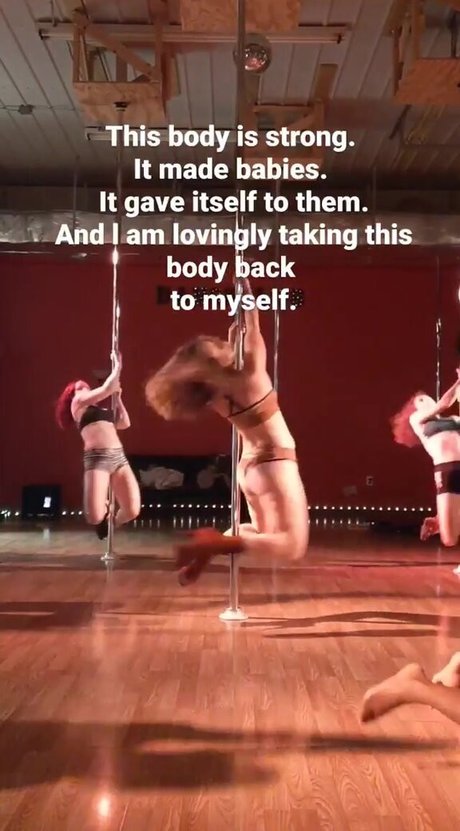 Hallee Hirsh photo 25