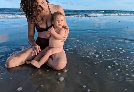 Hallee Hirsh photo 27