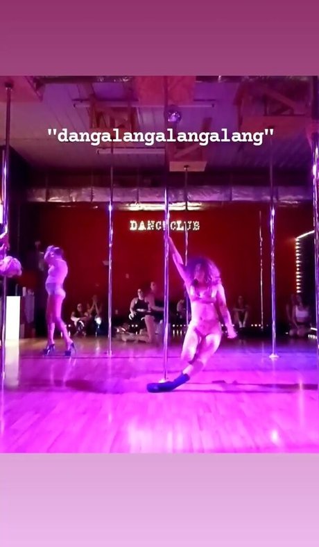 Hallee Hirsh photo 50