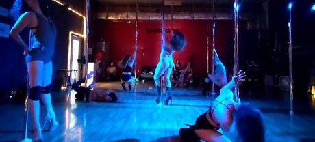 Hallee Hirsh photo 54