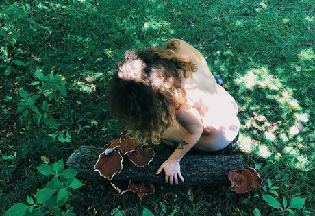 Hallee Hirsh photo 71