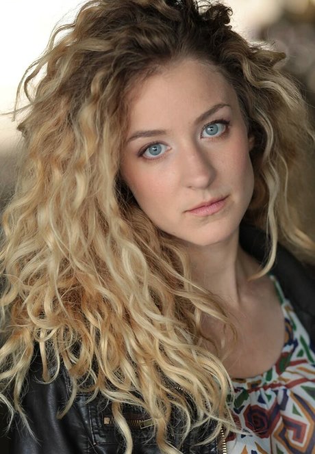 Hallee Hirsh photo 74