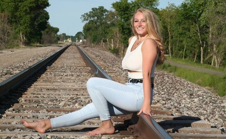 Hannah Alyssa Woods photo 1